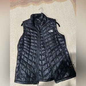 North face women’s thermoball puff vest